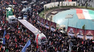 जनाजा को देख सब झुका देते हैं सिर, बच्चों के भी हैं रोल मॉडल... IRGC ने ईरानियों के दिल में कैसे में बनाई जगह