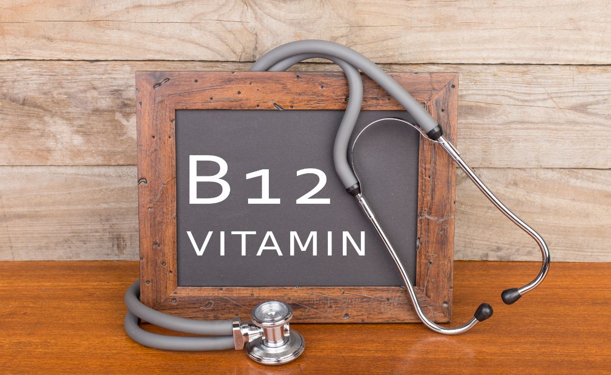Vitamin B12 बढ़ने के लिए शाकाहारी लोग क्या खाएं? डॉक्टर ने बताया ये 3 चीजें खाने से अंग-अंग में भर जाएगी ताकत