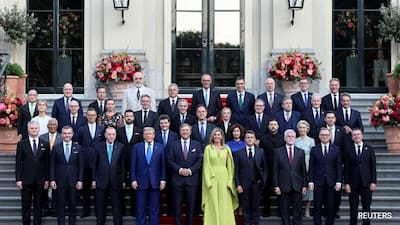 who is the lady in the yellow dress at nato Queen Maxima? Dutch Empress Stole Show Summit Nato summit