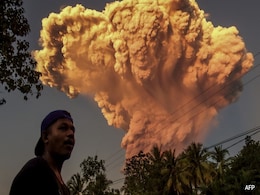 Bali Flights Cancelled After Indonesia Volcano Shoots 10km High Ash Tower Bali Flights Cancelled After Indonesia Volcano Shoots 10km High Ash Tower
