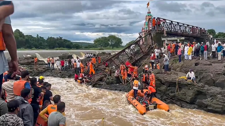 Pune Bridge Collapse: झेडपी, PWDचा हलगर्जीपणा नडला! कुंडमळा पूल दुर्घटनेचा धक्कादायक अहवाल समोर