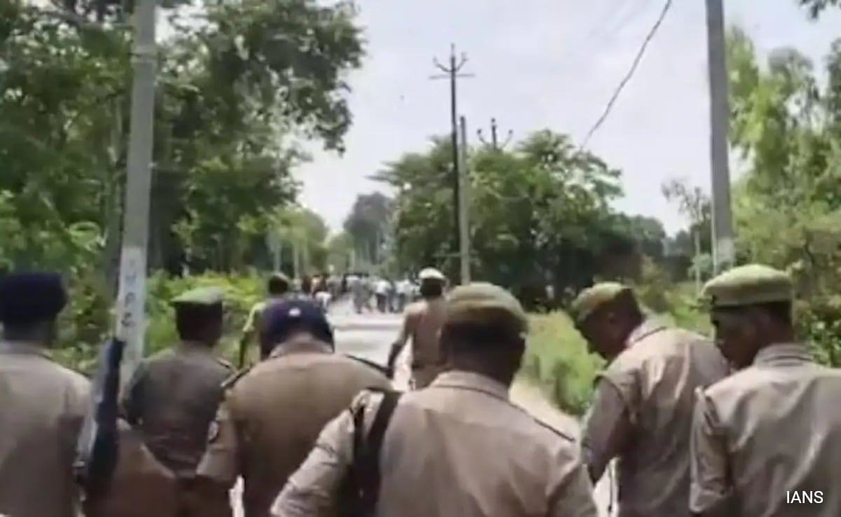 etawah Дни след предполагаемото кастово базирана тонзиране на проповедник на