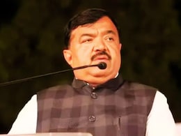 Sudhakar Badgujar : सलीम कुत्तासोबत डान्स ते अंडरवर्ल्डशी संबंधाचा आरोप, भाजपमध्ये एन्ट्री करणारे सुधाकर बडगुजर कोण? Sudhakar Badgujar : सलीम कुत्तासोबत डान्स ते अंडरवर्ल्डशी संबंधाचा आरोप, भाजपमध्ये एन्ट्री करणारे सुधाकर बडगुजर कोण?