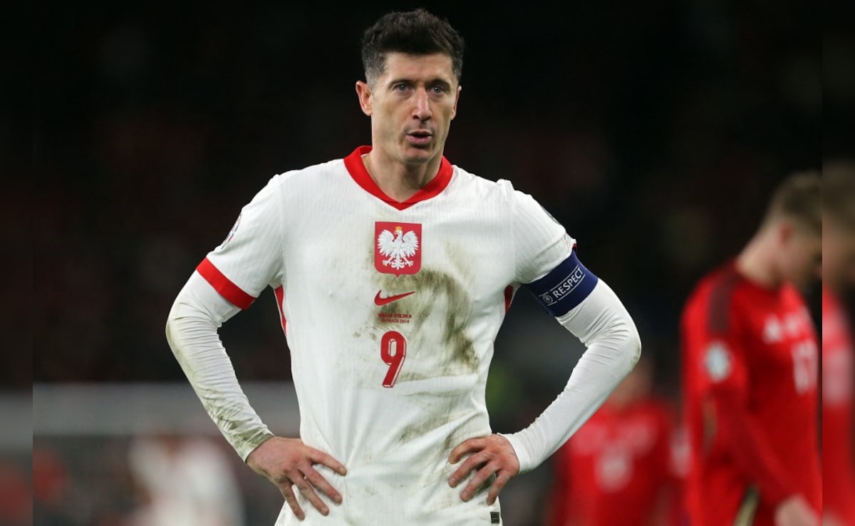 Robert Lewandowski Hints At International Retirement After Poland Miss Out On World Cup