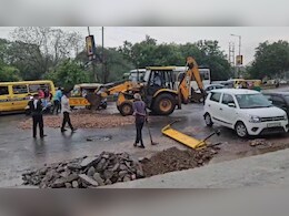 दो साल से था इंतजार, CM आए तो पॉश इलाके में रातों-रात बना दी सड़क; एक बारिश में ही उखड़ गई