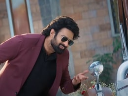 जिस थिएटर के आगे केले बेचते थे पिता, उस थिएटर पर लगा बेटे की 300 करोड़ के बजट वाली फिल्म का पोस्टर जिस थिएटर के आगे केले बेचते थे पिता, उस थिएटर पर लगा बेटे की 300 करोड़ के बजट वाली फिल्म का पोस्टर