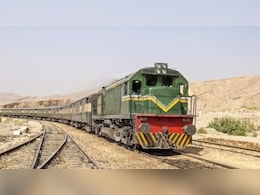 पाकिस्तान में जाफर एक्सप्रेस में बड़ा धमाका, 6 डिब्बे पटरी से उतरे पाकिस्तान में जाफर एक्सप्रेस में बड़ा धमाका, 6 डिब्बे पटरी से उतरे