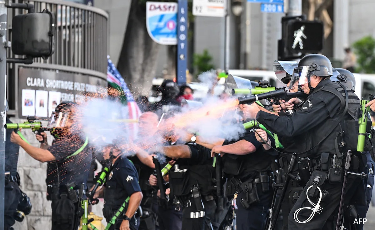 Лос Анджелис В продължение на часове хиляди хора в Лос