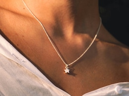 Dress हो या Jeans-Top, हर Outfit में चार चांद लगा देंगी ये Pendant Chains, बेहद कम है इनका प्राइस Dress हो या Jeans-Top, हर Outfit में चार चांद लगा देंगी ये Pendant Chains, बेहद कम है इनका प्राइस