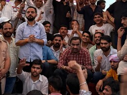 Rajasthan Politics: बारिश में गरजते रहे हनुमान बेनीवाल, RLP सुप्रीमो का ऐलान- SI भर्ती रद्द होने तक नहीं रुकेगा आंदोलन