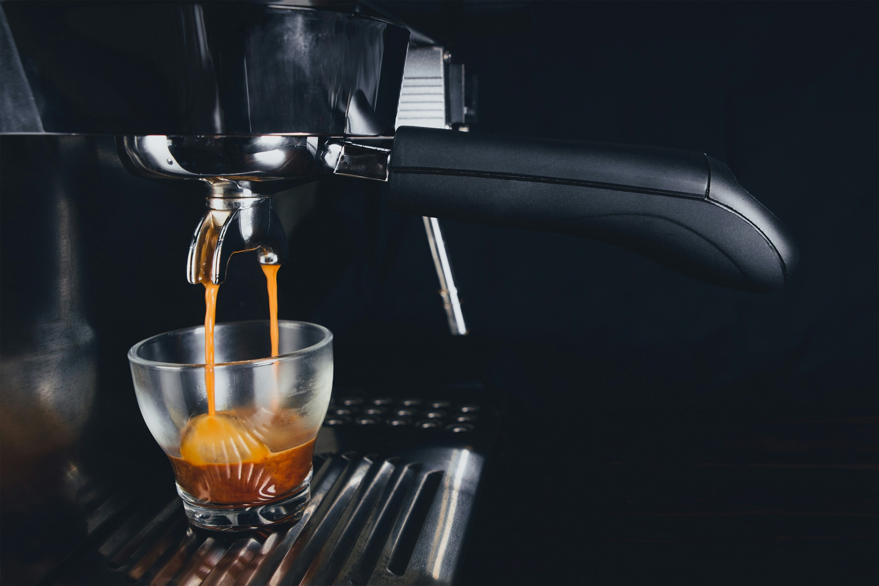 French Press Or Espresso Machine: Which Brews Better Coffee For Your Daily Fix?