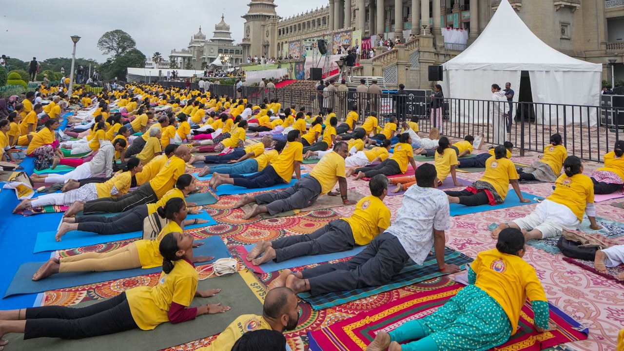 Video : International Yoga Day: Experts Explain The Benefits of Yoga