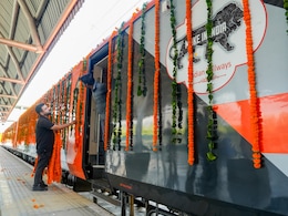 कैसी है कटरा से श्रीनगर जाने वाली वंदे भारत ट्रेन, देखें अदंर का वीडियो