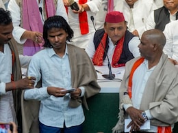 कथावाचक चोटीकांड मामले में अहीर रेजिमेंट और यादव संगठन का हंगामा, करनी पड़ी फायरिंग कथावाचक चोटीकांड मामले में अहीर रेजिमेंट और यादव संगठन का हंगामा, करनी पड़ी फायरिंग