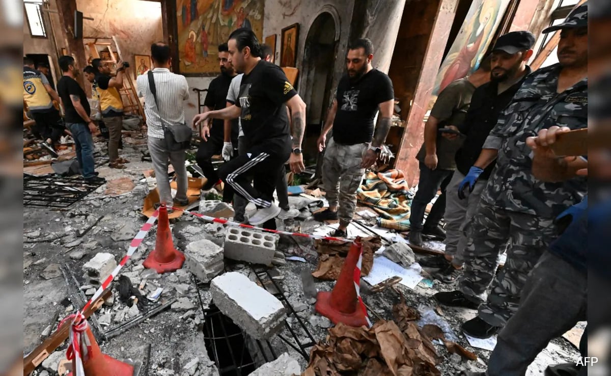 Pics: 20 Killed, Dozens Wounded In Suicide Bombing On Syrian Church