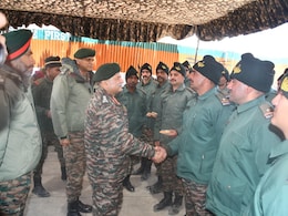 उत्तराखंड में चीन सीमा से लगी अग्रिम चौकियों के दौरे पर पहुंचे थलसेना प्रमुख उत्तराखंड में चीन सीमा से लगी अग्रिम चौकियों के दौरे पर पहुंचे थलसेना प्रमुख