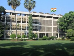 यूजीसी डिफॉल्टर सूची में 4 IIT, 3 IIM, एम्स सहित देश के 89 शैक्षणिक संस्थान, जानिए कारण यूजीसी डिफॉल्टर सूची में 4 IIT, 3 IIM, एम्स सहित देश के 89 शैक्षणिक संस्थान, जानिए कारण