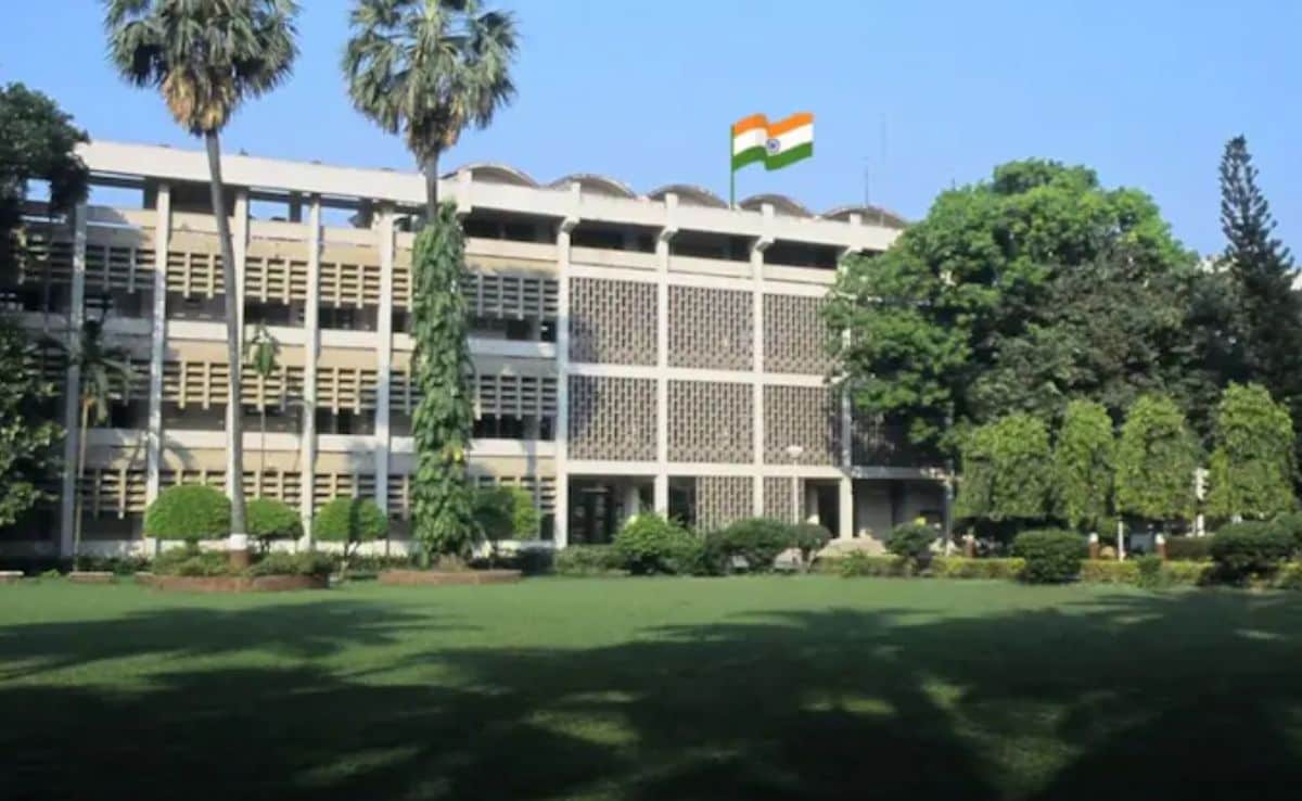 IIT बॉम्बे में मिले 5 जिंदा कारतूस, हॉस्टल की तलाशी में बरामद, बिहार के युवक पर एफआईआर