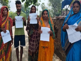 बिहार में चुनाव आयोग 22 साल बाद क्यों करवा रहा है वोटर लिस्ट का गहन पुनरीक्षण, विपक्ष क्यों जता रहा है आपत्तियां बिहार में चुनाव आयोग 22 साल बाद क्यों करवा रहा है वोटर लिस्ट का गहन पुनरीक्षण, विपक्ष क्यों जता रहा है आपत्तियां