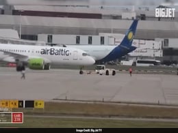 Watch: Man To Be Deported To India Breaks Free On Heathrow Runway Watch: Man To Be Deported To India Breaks Free On Heathrow Runway