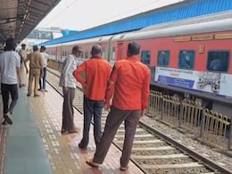 Mumbai Local Train Accident : .... तर मुंब्रातील अपघात टळला असता, 'त्या' तक्रारीकडील दुर्लक्ष भोवलं? Mumbai Local Train Accident : .... तर मुंब्रातील अपघात टळला असता, 'त्या' तक्रारीकडील दुर्लक्ष भोवलं?