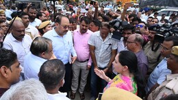 Rajasthan: मानसून में बदहाल जयपुर! 5 जिलों को जोड़ने वाली सड़क पर सीवरेज का पानी, दिया कुमारी ने लगाई फटकार