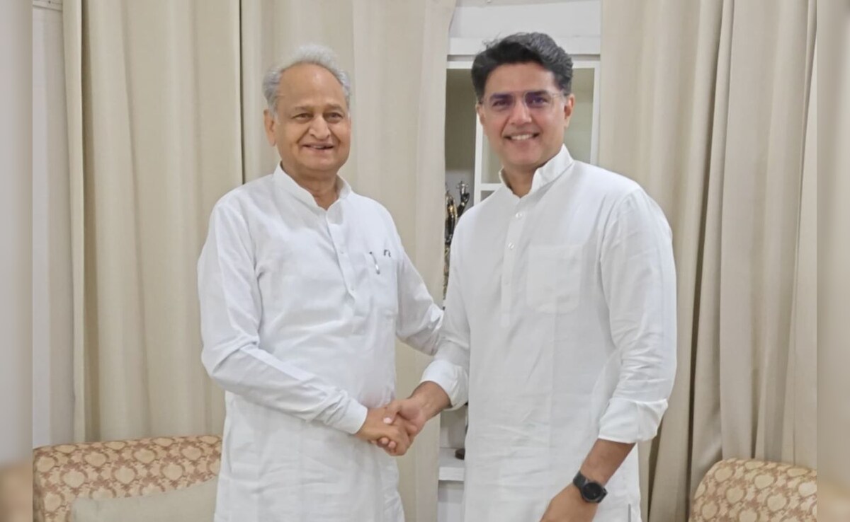 गहलोत-पायलट मुलाकात, बंद कमरे में राजनीति पर बात! क्या बदलने वाली है राजस्थान की सियासी फिजा? | Ashok Gehlot Sachin Pilot Meeting, Discussion on politics Behind closed doors! Is ...