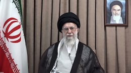 Iran-Israel Conflict : Whatsapp तातडीनं डिलिट करा, इराणनं का दिलाय नागरिकांना आदेश?