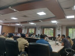 यातायात व्यवस्था को लेकर इंदौर कलेक्टर ने अधिकारियों के साथ की बैठक, इस मौसम में नहीं कटेगा चालान, दिए ये निर्देश