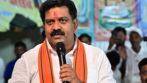 CG News: 'नए साल में नशे पर सख्ती, 80 लाख की कोकीन जब्त'; कांग्रेस के टैलेंट हंट और SIR पर भी बरसे डिप्टी CM शर्मा