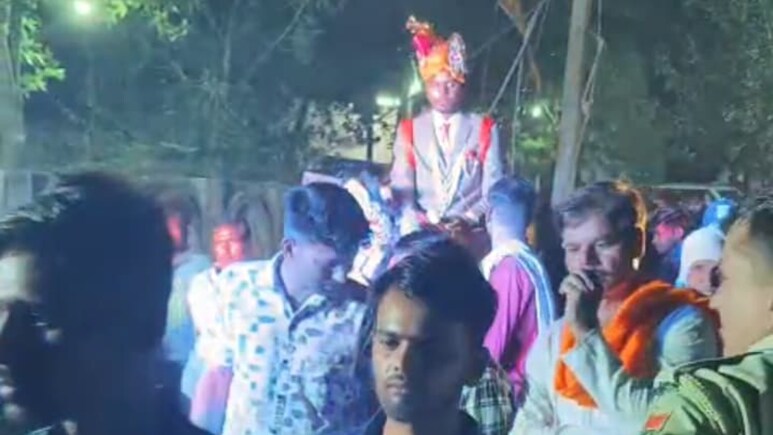 Baran: पुलिस के पहरे में निकली 2 दलित दूल्हों की बारात, रास्ते को लेकर हुआ था विवाद