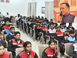 पहली बार राजधानी पहुंचे बीजापुर के सुदूर गांवों के ये युवा, सीएम से जानें किन-किन मुद्दों पर हुई बात