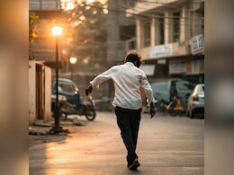 नशे में लड़खड़ाते दिखे शिक्षा विभाग के अधिकारी सहायक संचालक, पूछने पर बोले- तबीयत खराब है