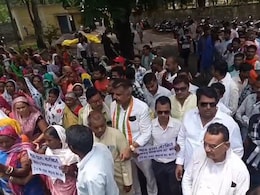 Illegal Sand Mining Case: अवैध रेत खनन मामले में गोली चलाने वाला आरोपी चढ़ा हत्थे, आईजी ऑफिस पहुंचे ग्रामीण Illegal Sand Mining Case: अवैध रेत खनन मामले में गोली चलाने वाला आरोपी चढ़ा हत्थे, आईजी ऑफिस पहुंचे ग्रामीण