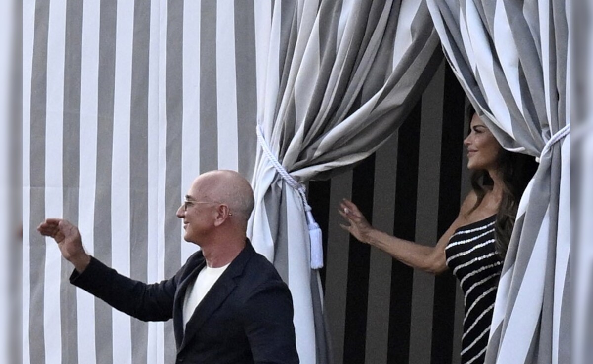 Prominent figures from Hollywood, business, and politics will gather in Venice to participate in the 3-day wedding ceremony. Prominent figures from Hollywood, business, and politics will gather in Venice to participate in the 3-day wedding ceremony.