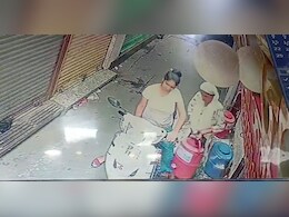 हद ही है! मुजफ्फरनगर में स्कूटी सवार महिलाओं ने कर डाली ठंडे पानी की चोरी हद ही है! मुजफ्फरनगर में स्कूटी सवार महिलाओं ने कर डाली ठंडे पानी की चोरी