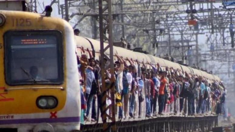 Local Train : लोकल प्रवाशांच्या सुरक्षेसाठी सरकारकडून प्रयत्न, परिवहन मंत्र्यांनी दिली सविस्तर माहिती