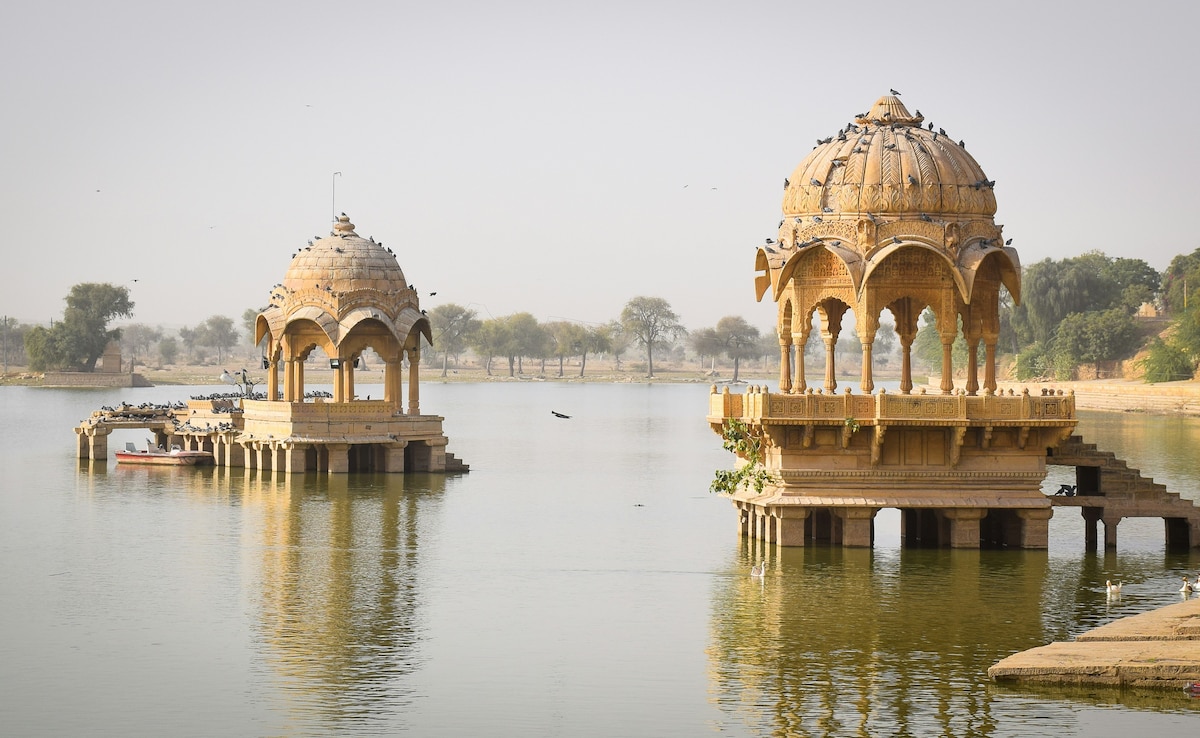Gadisar Lake. Photo: Unsplash Gadisar Lake. Photo: Unsplash