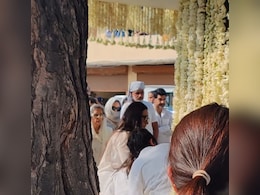 करिश्मा कपूर ने पूर्व पति संजय कपूर को दी अंतिम विदाई, बेटी और बेटे के साथ पहुंचीं श्मशान घाट, VIDEO वायरल करिश्मा कपूर ने पूर्व पति संजय कपूर को दी अंतिम विदाई, बेटी और बेटे के साथ पहुंचीं श्मशान घाट, VIDEO वायरल