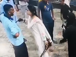 <i>"Itni Goliyan Maarungi"</i>: On Camera, UP Woman Points Gun At Gas Station Staff <i>"Itni Goliyan Maarungi"</i>: On Camera, UP Woman Points Gun At Gas Station Staff