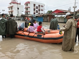 बाढ़ के बीच भारतीय सेना और असम राइफल्स ने मणिपुर में 800 से ज्यादा लोगों को बचाया बाढ़ के बीच भारतीय सेना और असम राइफल्स ने मणिपुर में 800 से ज्यादा लोगों को बचाया