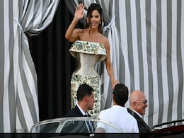 Lauren Sanchez Hits The Right Fashion Notes In A Schiaparelli Gown For Wedding Festivities Lauren Sanchez Hits The Right Fashion Notes In A Schiaparelli Gown For Wedding Festivities