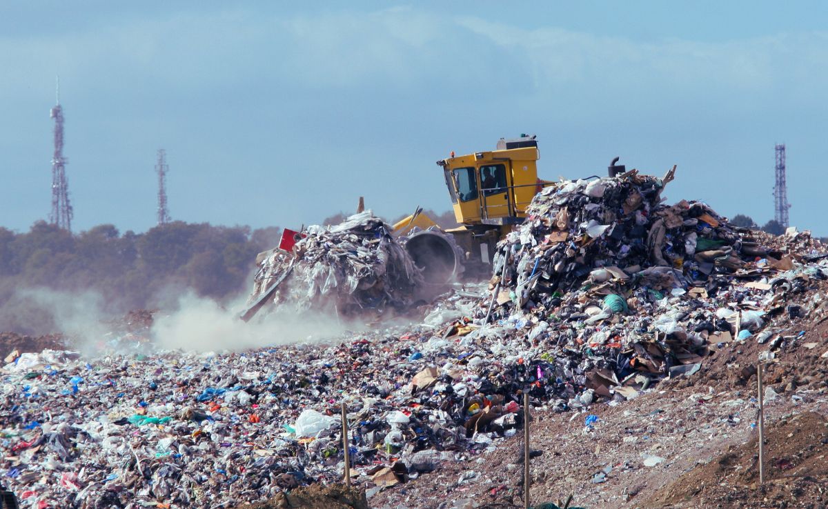Woman Accidentally Throws Mangalsutra In Garbage. This Happens Next