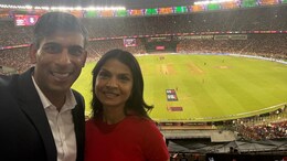 RCB vs PBKS: यूके के पूर्व PM ऋषि सुनक का बेंगलुरु टीम को जोशीला समर्थन, पत्नी संग पहुंचे थे मैच देखने