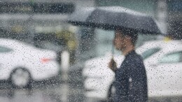 Cloudy Sky With Light Rain Predicted For Delhi Tomorrow: Weather Office
