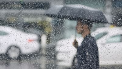 ਪੰਜਾਬ 'ਚ ਮੀਂਹ ਦਾ ਸਿਲਸਿਲਾ ਜਾਰੀ, ਅਗਲੇ 3 ਦਿਨ ਵੀ ਵਰ੍ਹਣਗੇ ਬੱਦਲ; ਜਾਣੋ ਕਿਹੜੇ ਜ਼ਿਲ੍ਹਿਆਂ ਲਈ ਅਲਰਟ Cloudy Sky With Light Rain Predicted For Delhi Tomorrow: Weather Office