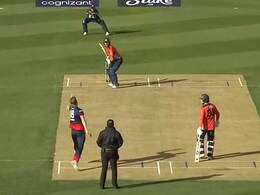T20 चा नवा बॉस! 3 वर्ष IPL मध्ये अनसोल्ड, 19 सिक्स मारत मोडला ख्रिस गेलचा रेकॉर्ड, Video T20 चा नवा बॉस! 3 वर्ष IPL मध्ये अनसोल्ड, 19 सिक्स मारत मोडला ख्रिस गेलचा रेकॉर्ड, Video