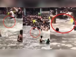 वाटरफॉल में मजे से नहा रहे थे टूरिस्ट, तभी पानी में मंडराता नजर आया 6 फीट लंबा सांप, देखते ही मची भगदड़ वाटरफॉल में मजे से नहा रहे थे टूरिस्ट, तभी पानी में मंडराता नजर आया 6 फीट लंबा सांप, देखते ही मची भगदड़