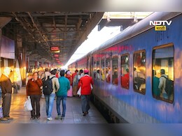 Railway news: आता धावत्या ट्रेनमध्येही मिळू शकते कन्फर्म सीट! खूप कमी जणांना माहिती आहे तिकीट बुकिंगची ही पद्धत Railway news: आता धावत्या ट्रेनमध्येही मिळू शकते कन्फर्म सीट! खूप कमी जणांना माहिती आहे तिकीट बुकिंगची ही पद्धत