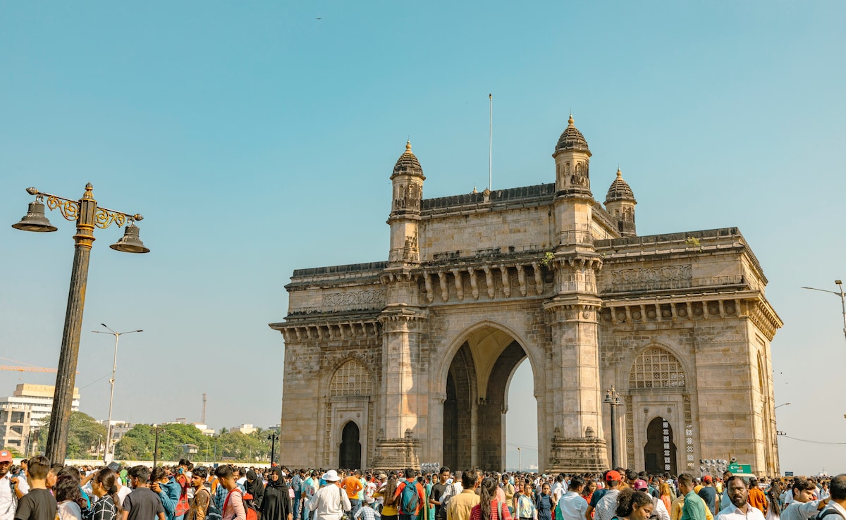 'Mumbai Is Making Me Cry': Redditor's Daily Office Commute Rant Goes Viral
